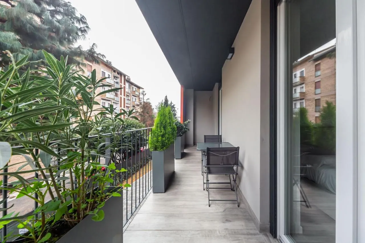 Comfy Apt With Private Parking & Balcony Milan