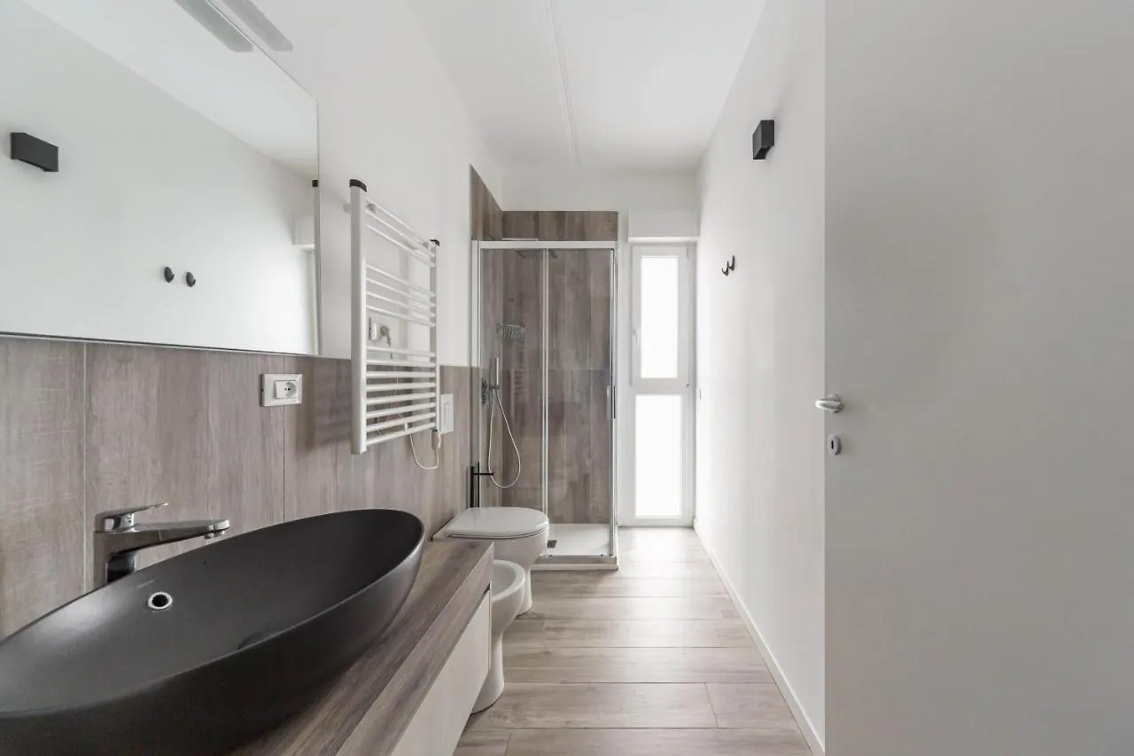 Comfy Apt With Private Parking & Balcony Milan 0*,  Italy