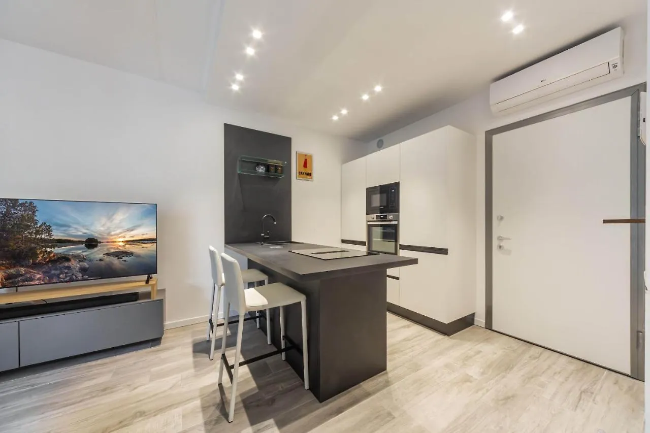 Comfy Apt With Private Parking & Balcony Milan