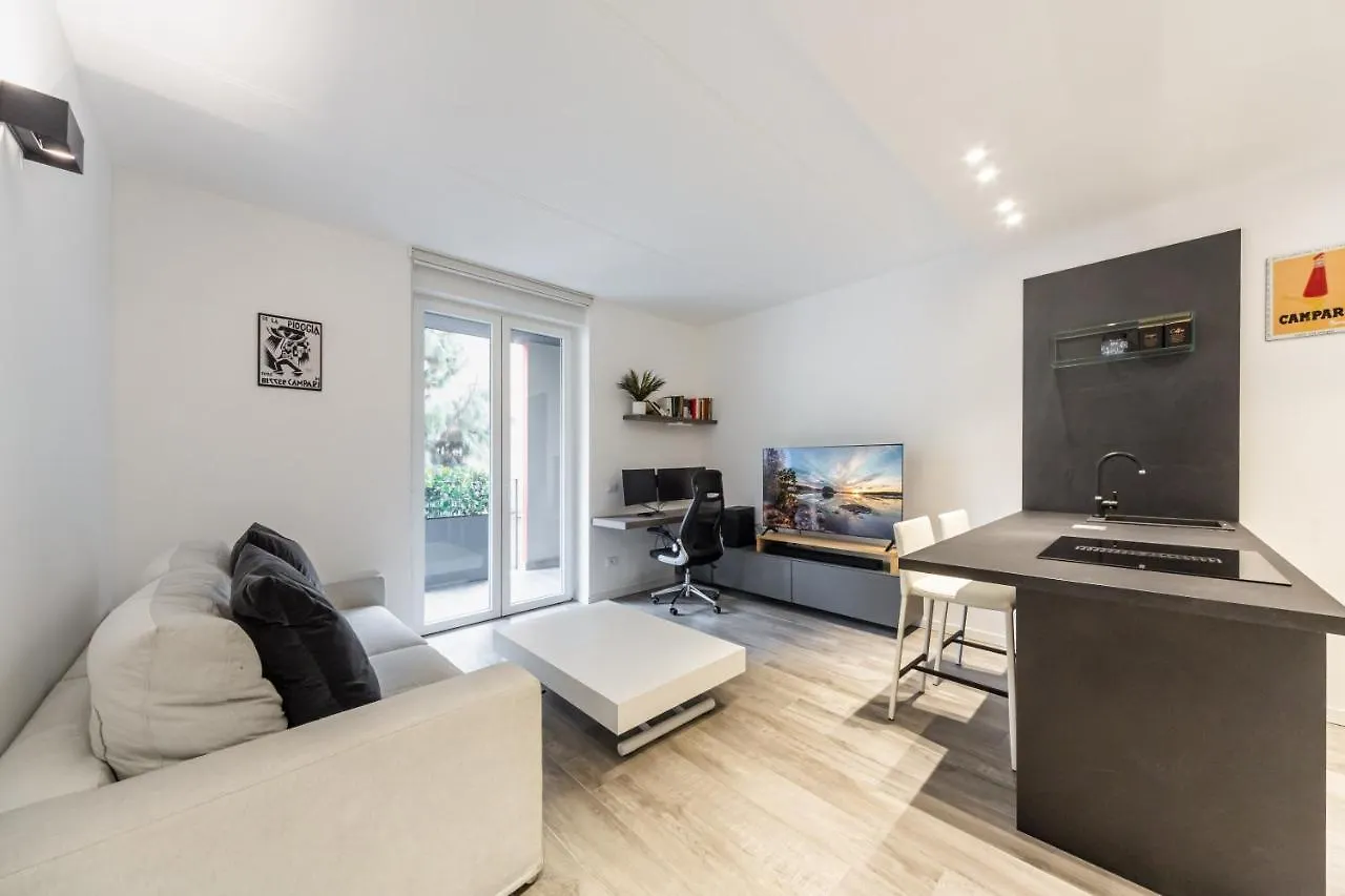 Comfy Apt With Private Parking & Balcony Milan 0*,